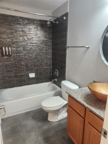 3501 Chenevert Street 2, Houston, TX 77004