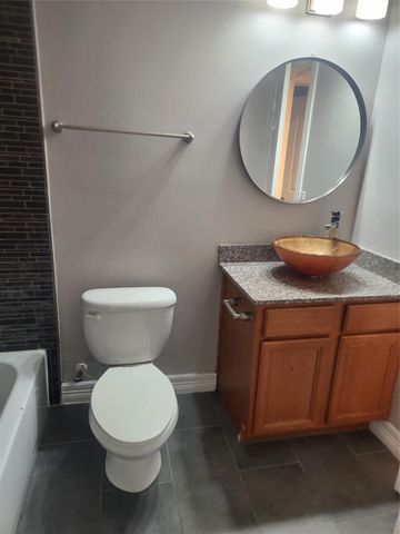 3501 Chenevert Street 2, Houston, TX 77004