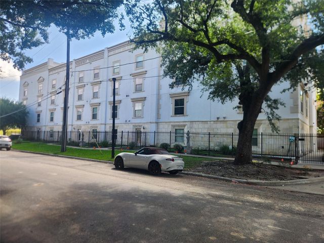 3501 Chenevert Street 2, Houston, TX 77004