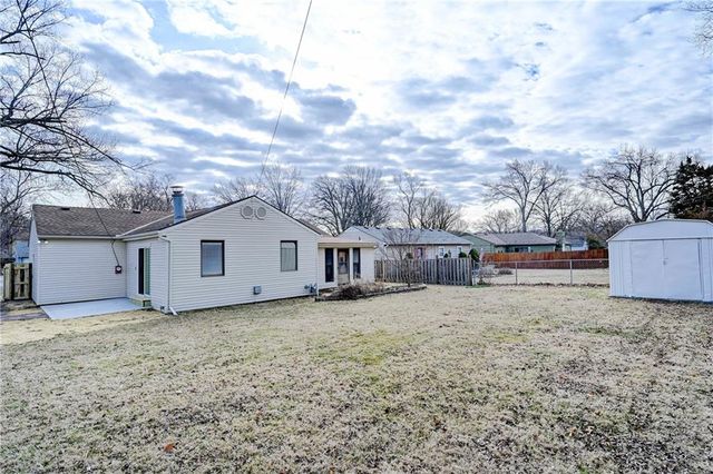 7306 Maple Street, Overland Park, KS 66204