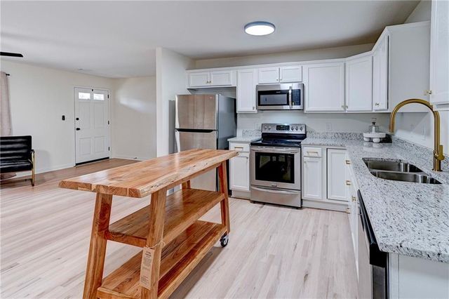 7306 Maple Street, Overland Park, KS 66204