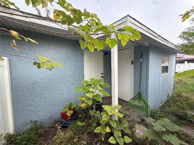 8007 N KLONDYKE STREET, Tampa, FL 33604