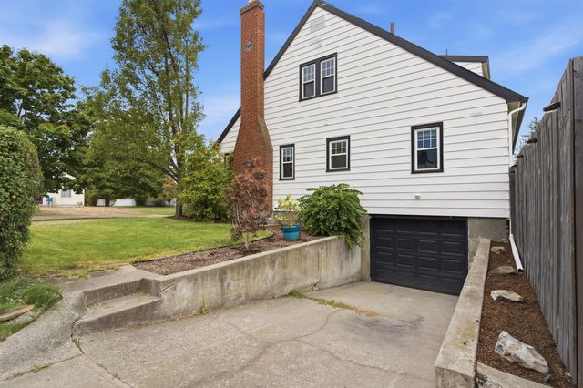 2821 S Monroe St, Spokane, WA 99203