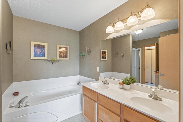 17501 69th Place N, Maple Grove, MN 55311