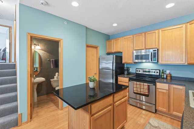 17501 69th Place N, Maple Grove, MN 55311