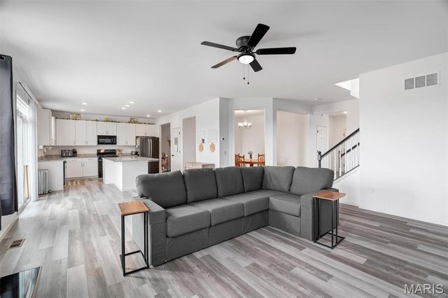 122 Huntleigh Drive, Wentzville, MO 63385