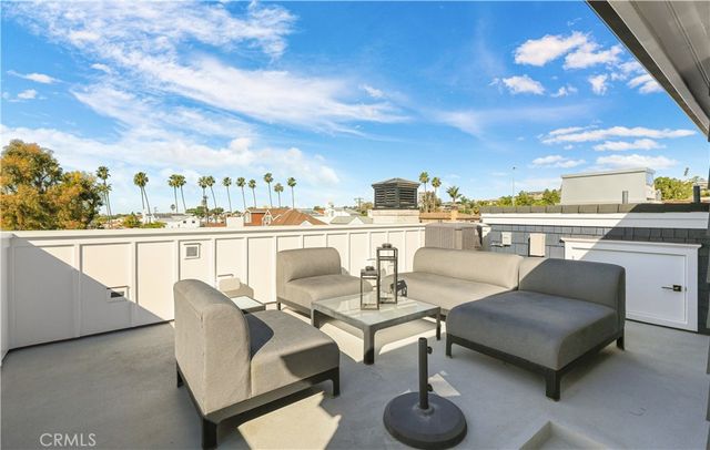 708 Heliotrope, Corona Del Mar, CA 92625