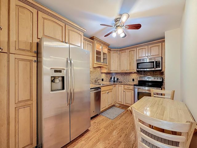 20100 W Country Club Drive 707, Aventura, FL 33180