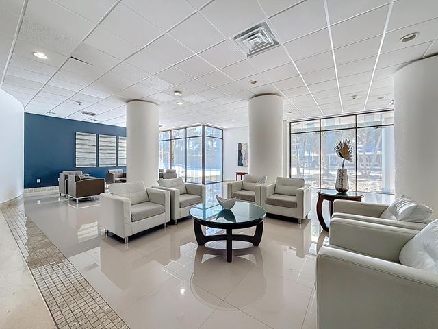 20100 W Country Club Drive 707, Aventura, FL 33180