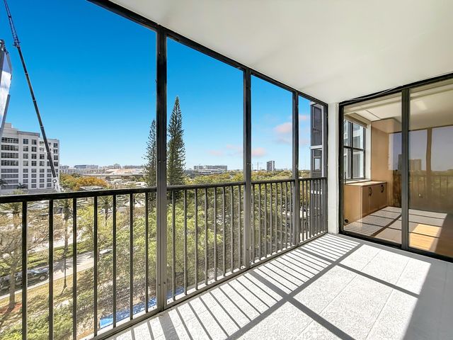 20100 W Country Club Drive 707, Aventura, FL 33180