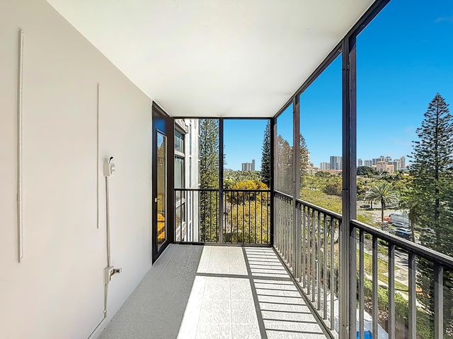 20100 W Country Club Drive 707, Aventura, FL 33180