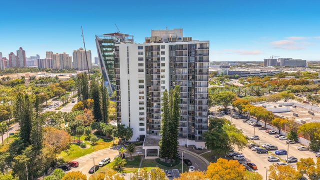 20100 W Country Club Drive 707, Aventura, FL 33180