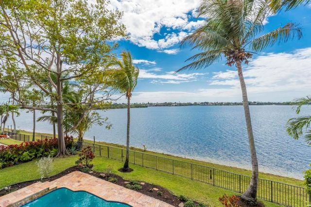 18122 NW 15th Ct, Pembroke Pines, FL 33029