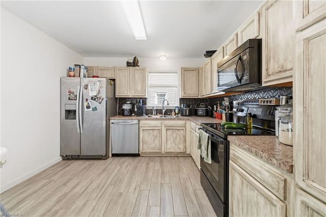 255 W 7th Street, Lexington, NC 27295