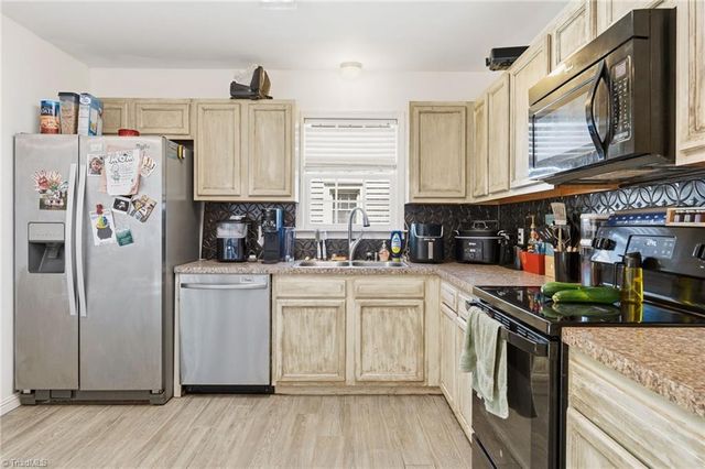 255 W 7th Street, Lexington, NC 27295