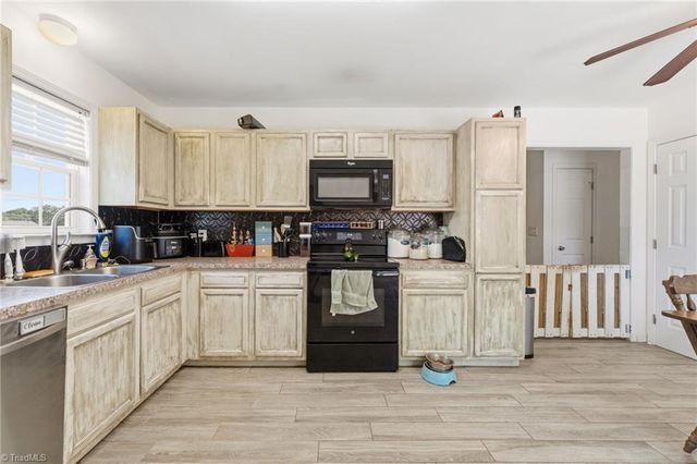 255 W 7th Street, Lexington, NC 27295