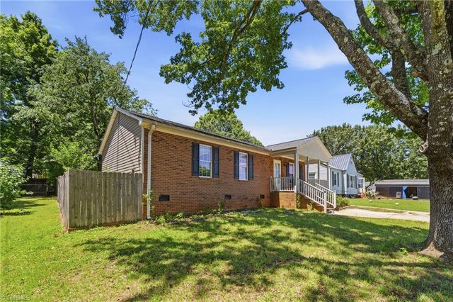 255 W 7th Street, Lexington, NC 27295