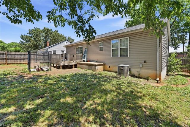 255 W 7th Street, Lexington, NC 27295