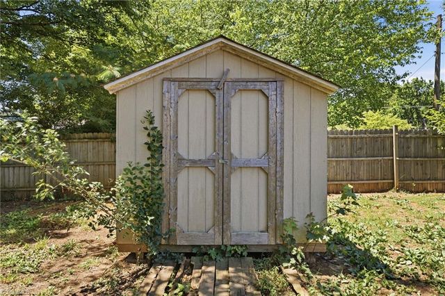 255 W 7th Street, Lexington, NC 27295