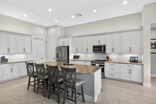 821 NW 38th AVE, Cape Coral, FL 33993