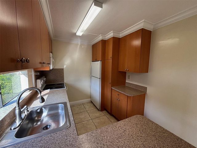 17011 N Bay Rd 517, Sunny Isles Beach, FL 33160