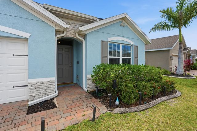 8909 Cascade Price Circle, North Fort Myers, FL 33917
