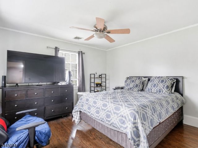 135 Rosewood Ter, Linden City, NJ 07036