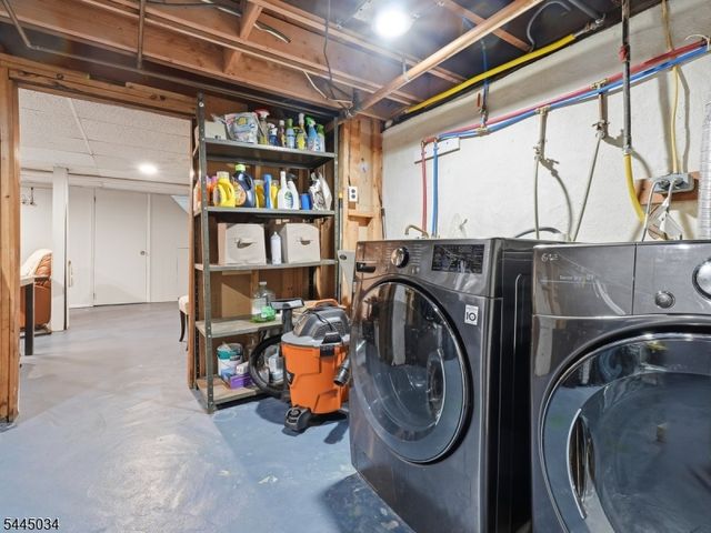 135 Rosewood Ter, Linden City, NJ 07036