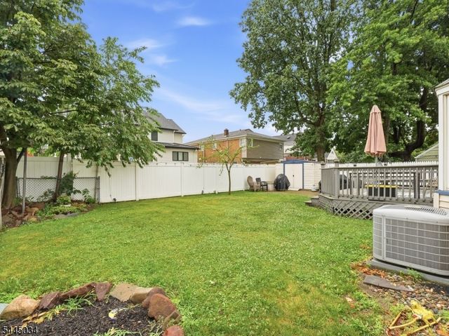 135 Rosewood Ter, Linden City, NJ 07036