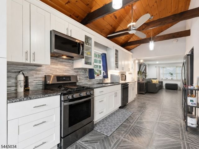 135 Rosewood Ter, Linden City, NJ 07036