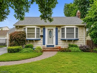 135 Rosewood Ter, Linden City, NJ 07036