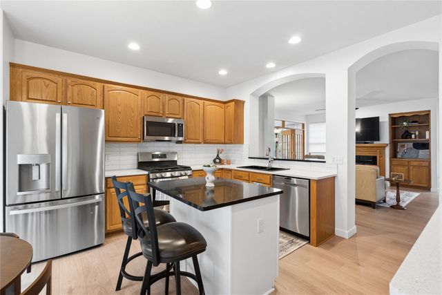 7955 Wistful Vista Drive 18, West Des Moines, IA 50266