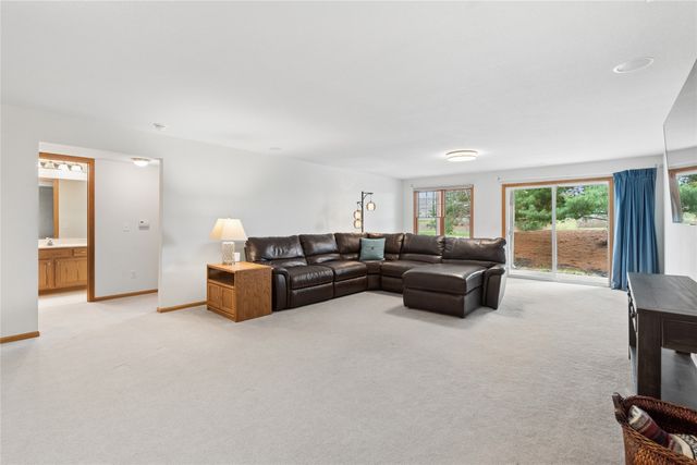 7955 Wistful Vista Drive 18, West Des Moines, IA 50266