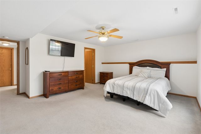 7955 Wistful Vista Drive 18, West Des Moines, IA 50266