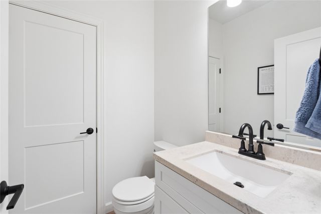 7955 Wistful Vista Drive 18, West Des Moines, IA 50266