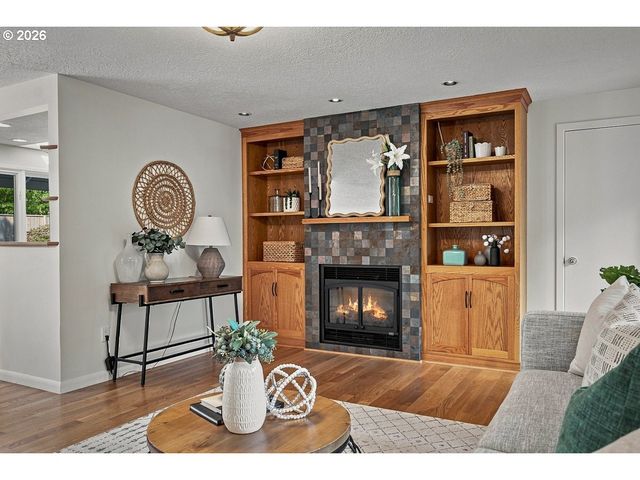 5905 Sw GLENBROOK Rd, Beaverton, OR 97007