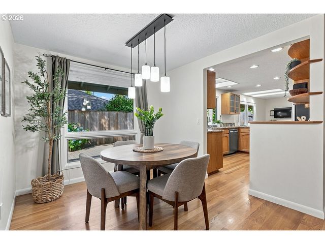 5905 Sw GLENBROOK Rd, Beaverton, OR 97007