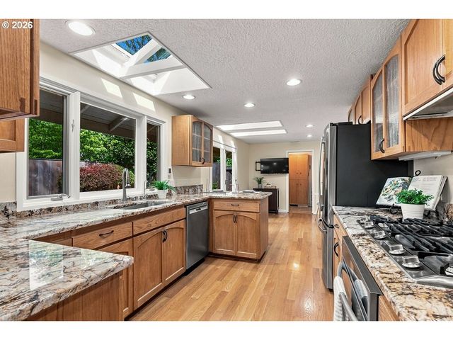 5905 Sw GLENBROOK Rd, Beaverton, OR 97007