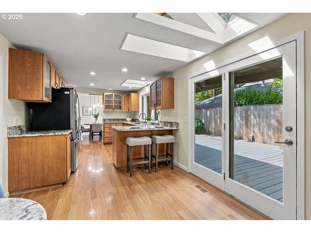 5905 Sw GLENBROOK Rd, Beaverton, OR 97007