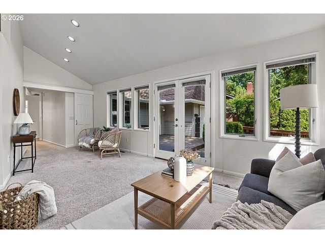 5905 Sw GLENBROOK Rd, Beaverton, OR 97007