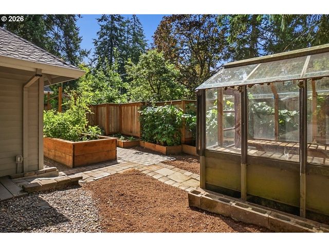 5905 Sw GLENBROOK Rd, Beaverton, OR 97007