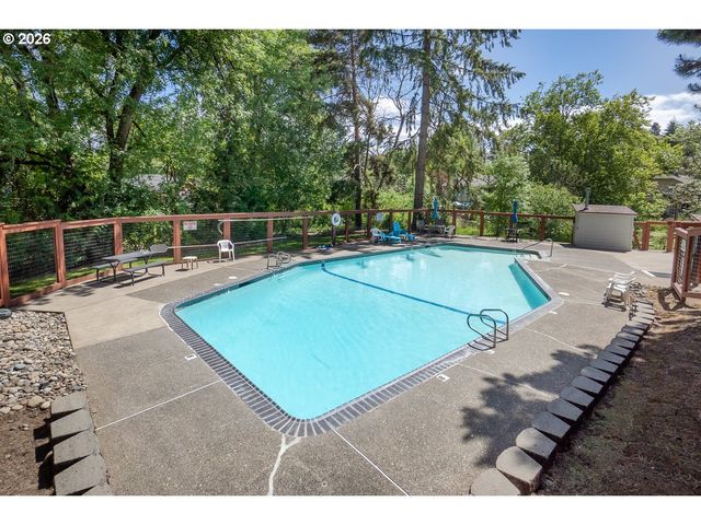 5905 Sw GLENBROOK Rd, Beaverton, OR 97007