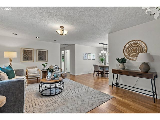 5905 Sw GLENBROOK Rd, Beaverton, OR 97007
