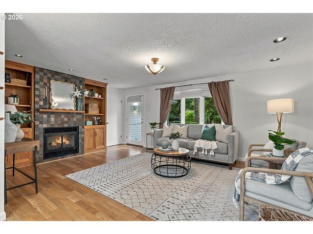 5905 Sw GLENBROOK Rd, Beaverton, OR 97007