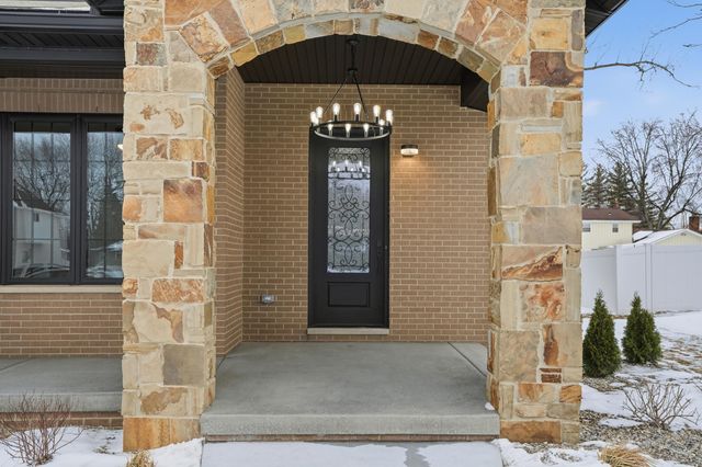 8201 Castle Drive, Munster, IN 46321