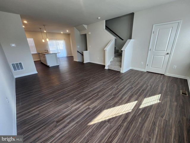 1264 RED CLOVER LN, Ranson, WV 25438