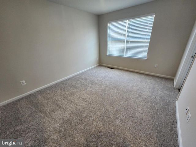 1264 RED CLOVER LN, Ranson, WV 25438