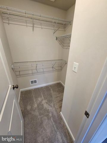 1264 RED CLOVER LN, Ranson, WV 25438