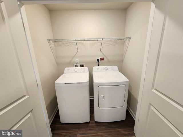 1264 RED CLOVER LN, Ranson, WV 25438