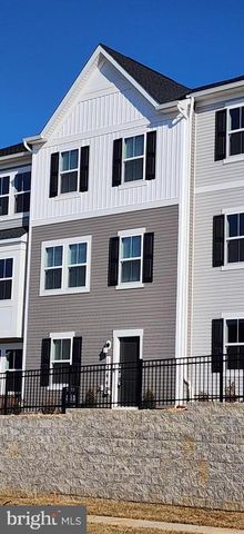 1264 RED CLOVER LN, Ranson, WV 25438